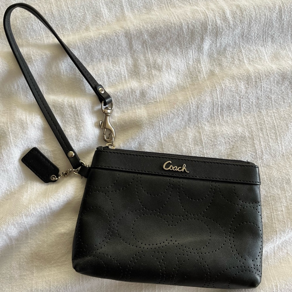 Coach wristlet wallet